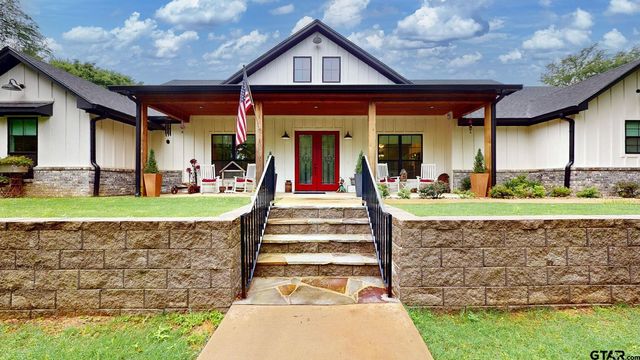 805 County Road 3802, Bullard, TX 75757