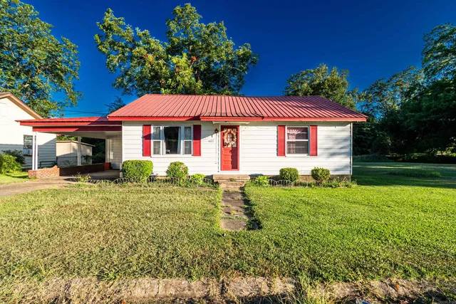 507 Sturgis St, Warren, AR 71671