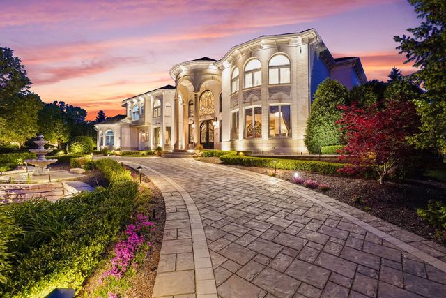 Address Not Disclosed, Palos Park, IL 60464