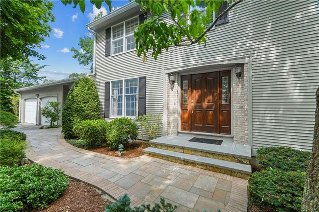 61 Kimberly Ln, Cranston, RI 02921