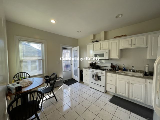 56 Hobson St #2T, Brighton, MA 02135