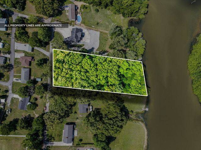 Lakeview Dr, Dover, TN 37058