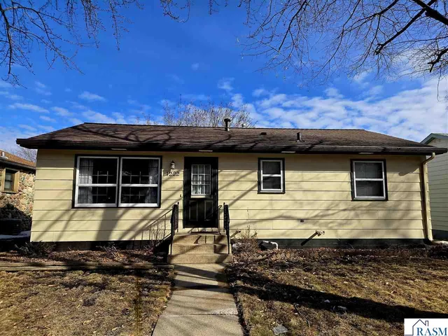 1222 N  Garden St, New Ulm, MN 56073