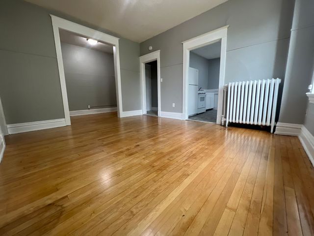 37 Stevens St W #4, Saint Paul, MN 55107