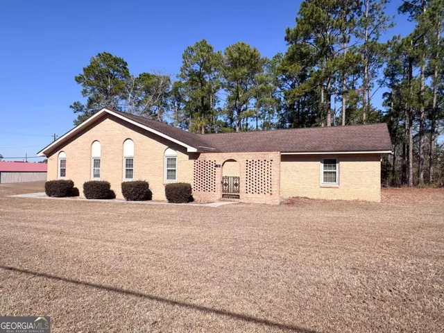 564 W  Oglethorpe Ave, Lyons, GA 30436
