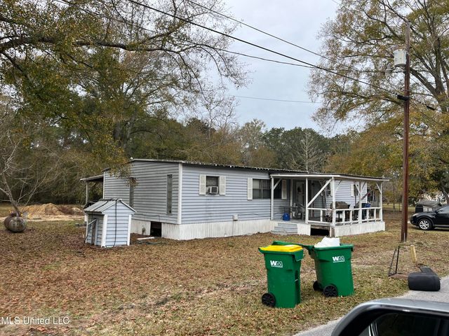 13331 Big Bend Rd, Moss Point, MS 39562