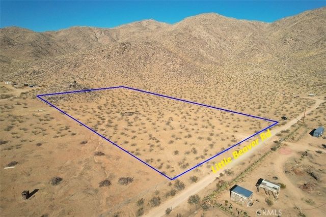 11 Little Beaver Rd, Apple Valley, CA 92307