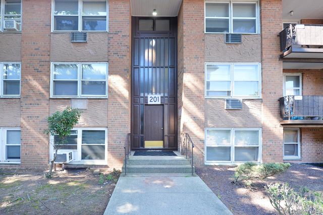 201 Kearsing Parkway #G, Monsey, NY 10952