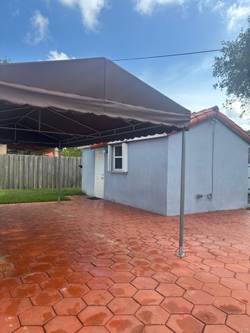 300 SW 55th Ave #1, Miami, FL 33134