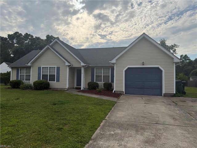 110 Woodlake Ter, Suffolk, VA 23434