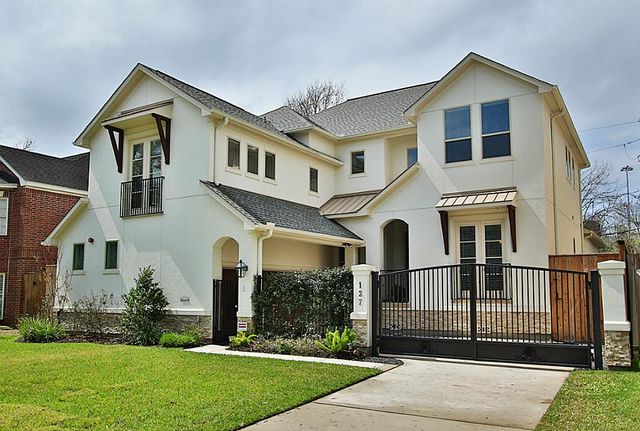127 Bellaire Ct, Bellaire, TX 77401
