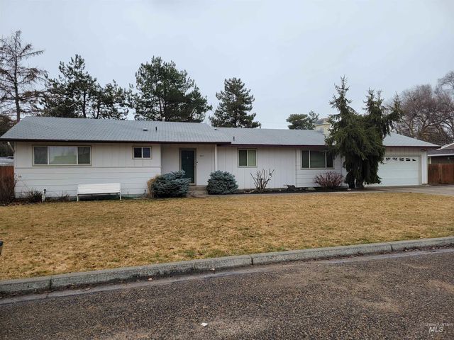 121 NW 16th St, Ontario, OR 97914