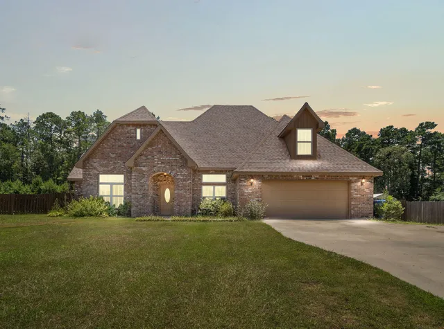 233 Kas Rd, Leesville, LA 71446