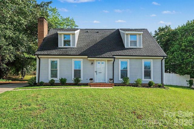 6739 Old Meadow Rd, Charlotte, NC 28227
