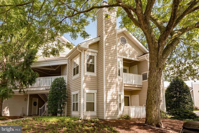 6011 Rosebud Ln #203, Centreville, VA 20121
