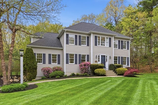 14 Park St, North Reading, MA 01864