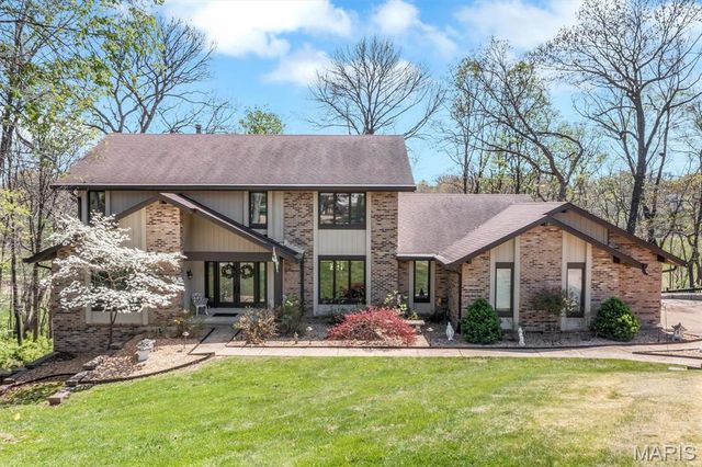 2244 Kehrs Ridge Dr, Chesterfield, MO 63005