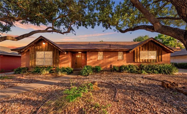 753 Burkshire Dr, Corpus Christi, TX 78412