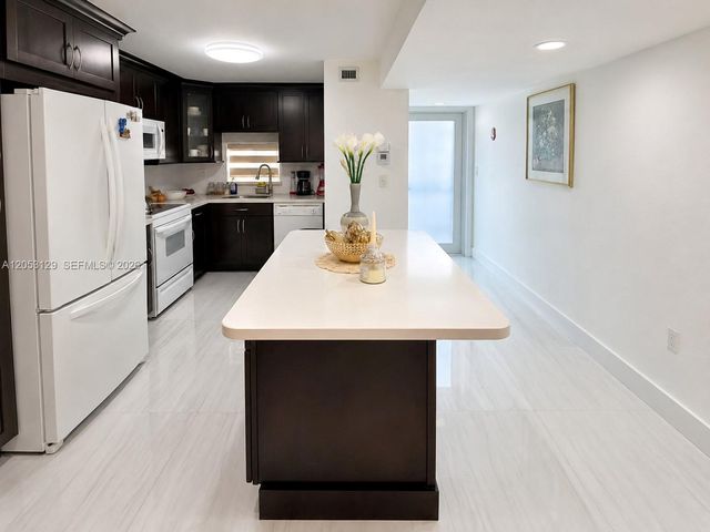 8990 S  Hollybrook Blvd #210, Pembroke Pines, FL 33025
