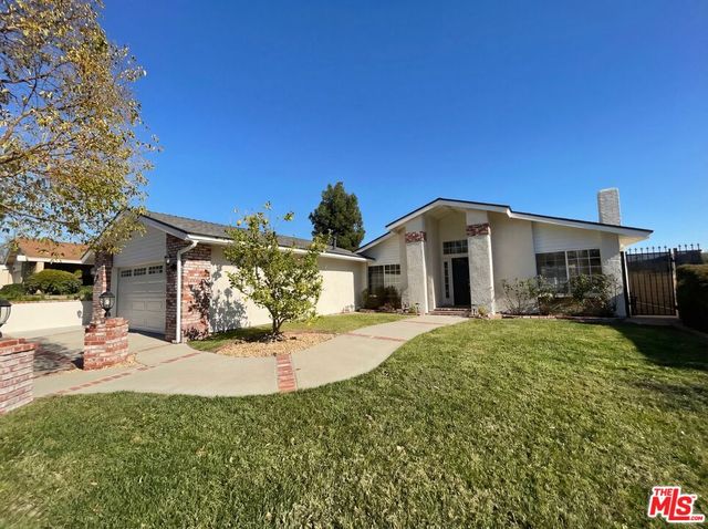 26842 Palacete Dr, Santa Clarita, CA 91354