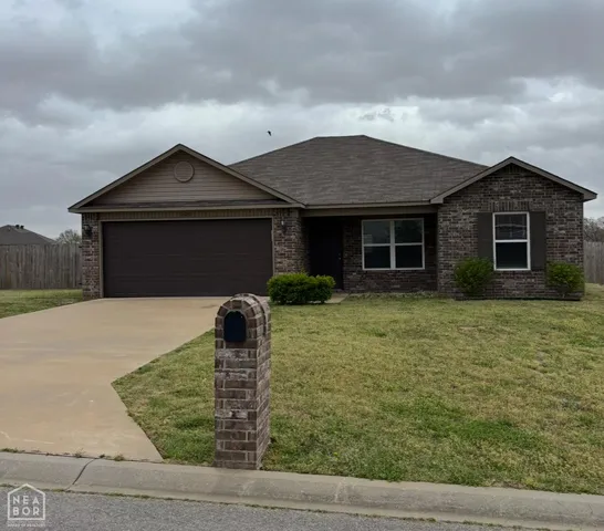 100 Clark Dr, Brookland, AR 72417