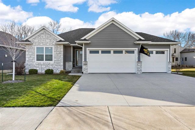 1344 High Country Rd, Coralville, IA 52241