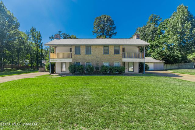 613 Trailwood Dr #B, Clinton, MS 39056