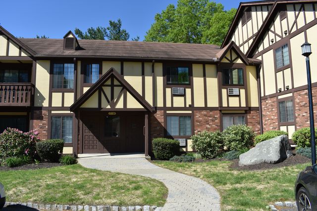 24 Teresa Pl, Bridgeport, CT 06606