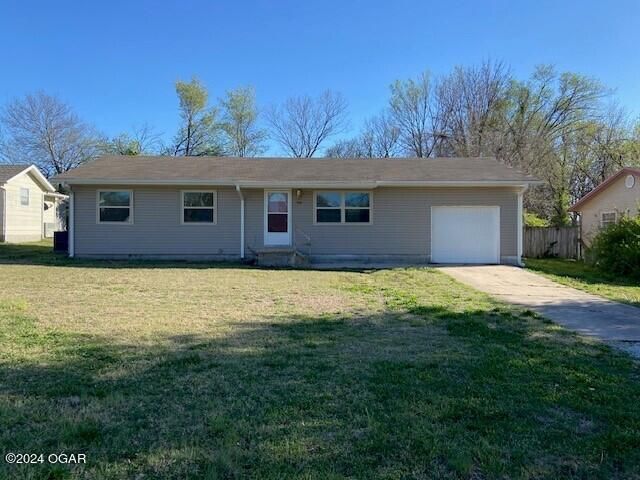 508 E  2nd St, Carl Junction, MO 64834