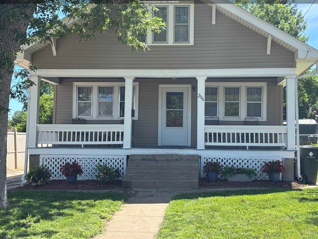 2116 S  Paxton St, Sioux City, IA 51106