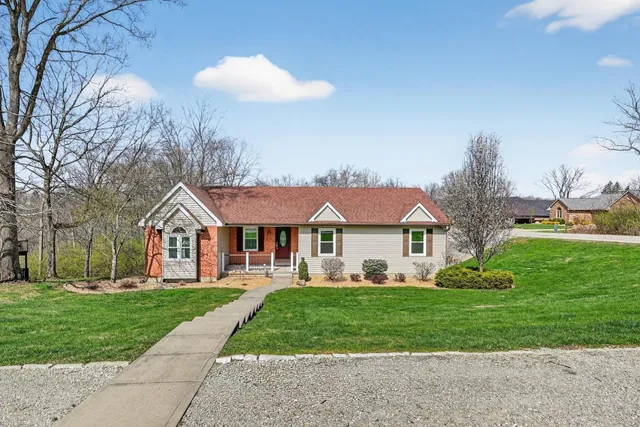 627 Hickory Rd, Lawrenceburg, IN 47025