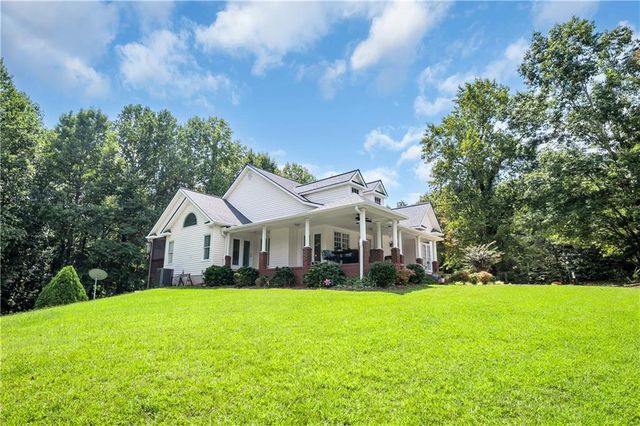270 Hidden Meadows Rd, Cleveland, GA 30528