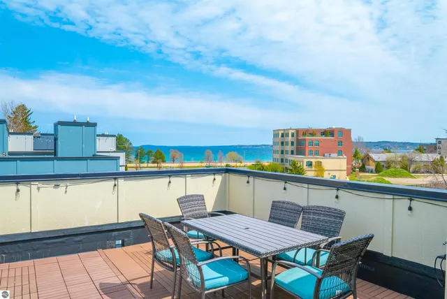 138 Gillis St #20, Traverse City, MI 49684
