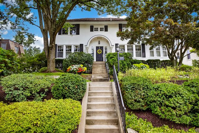 227 Hazel Dr, Pittsburgh, PA 15228
