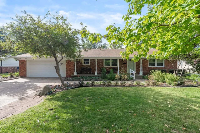 9015 W  11th St N, Wichita, KS 67212