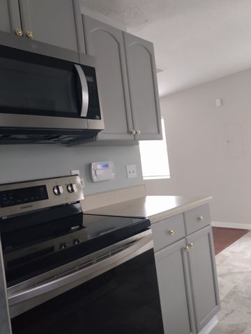 44 Loudon St, Richmond, VA 23222