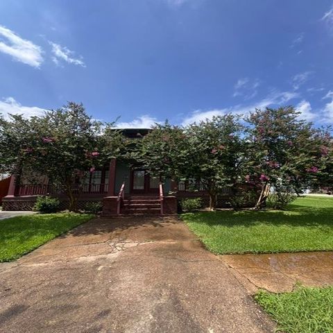 2206 Hazel St, Beaumont, TX 77701