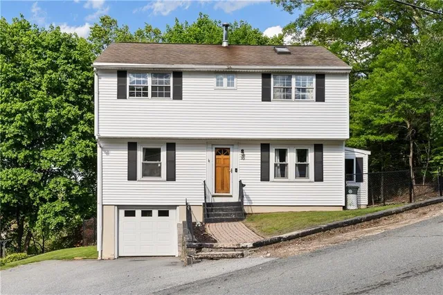 35 Mumford St, Coventry, RI 02816