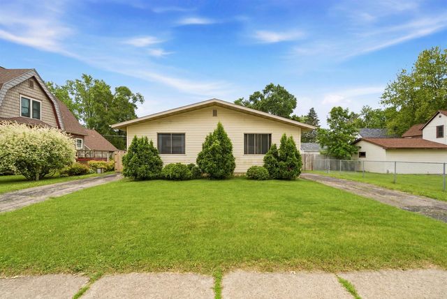 408 E  Pine St, New London, WI 54961
