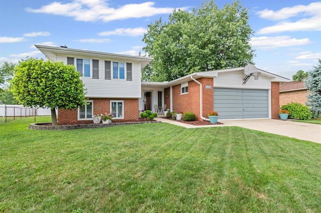44018 Bannockburn Dr, Canton, MI 48187