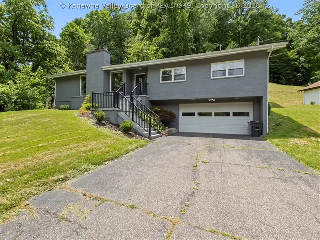 1511 Hunter Dr, Charleston, WV 25311