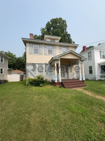 218 Hamilton Ave, Colonial Heights, VA 23834