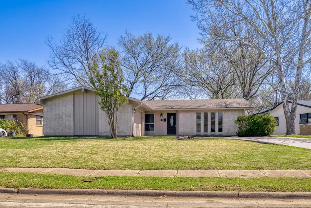 11719 Coral Hills Dr, Dallas, TX 75229