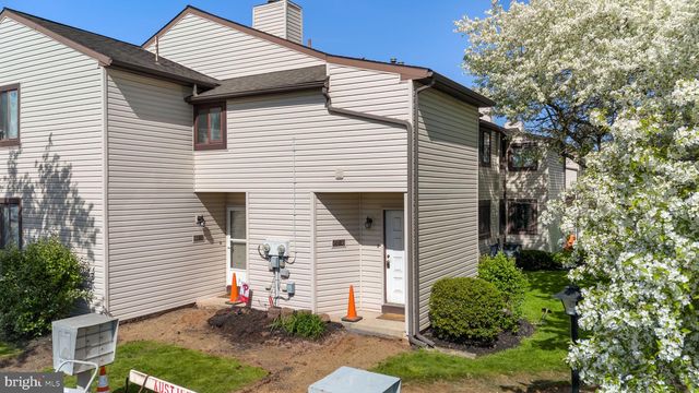 47 Holly Dr, Reading, PA 19606