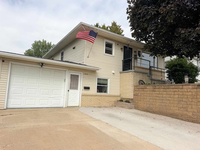 610 S  Chestnut St, Platteville, WI 53818