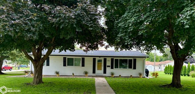 719 2nd St NE, Clarion, IA 50525