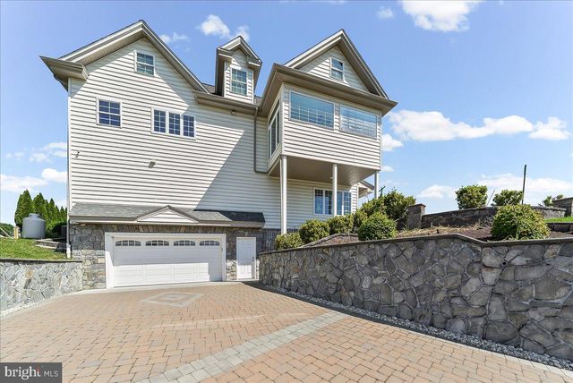 558 E  Baltimore Pike, West Grove, PA 19390
