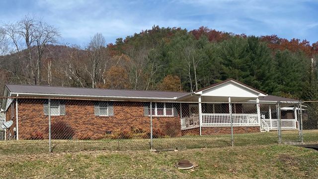 11005 522nd Hwy, Totz, KY 40870