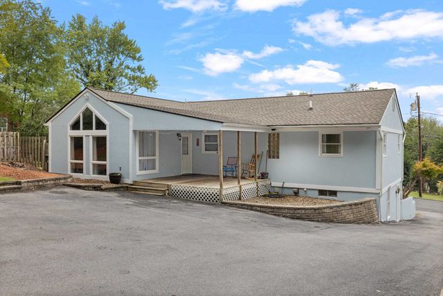 7 Belmont Dr, Staunton, VA 24401