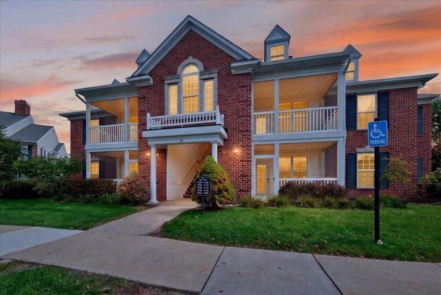932 W  Summerfield Glen Cir, Ann Arbor, MI 48103